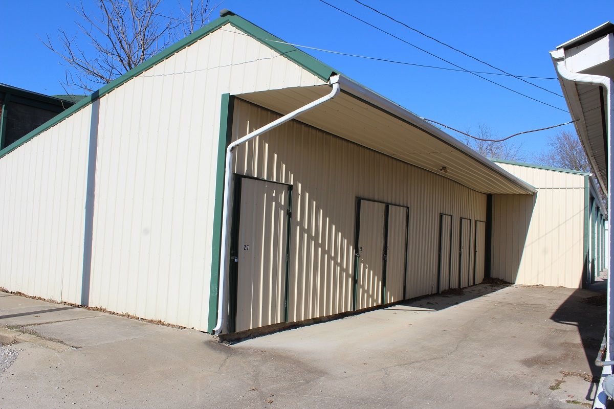 118 N Monroe St, Brookfield, MO 64628